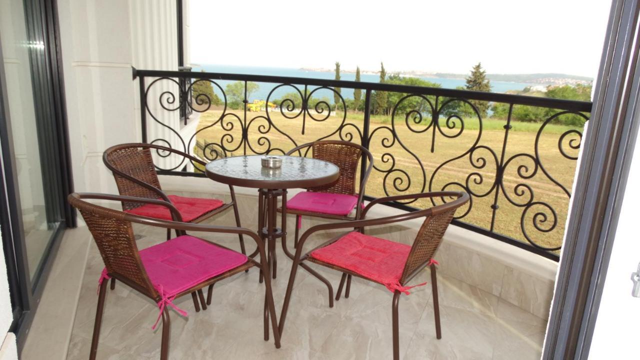 Apartamento July'S Island Deluxe Chernomorets Exterior foto